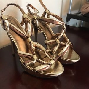 GOLD HEELS